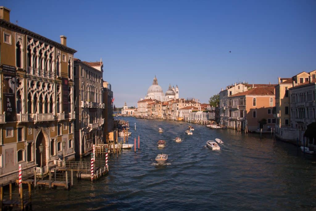 Tramonto a Venezia: la vista dal Ponte dell'Accademia