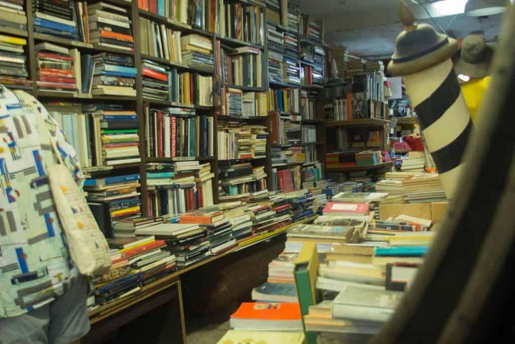 Posti insoliti a Venezia: Libreria Acqua alta